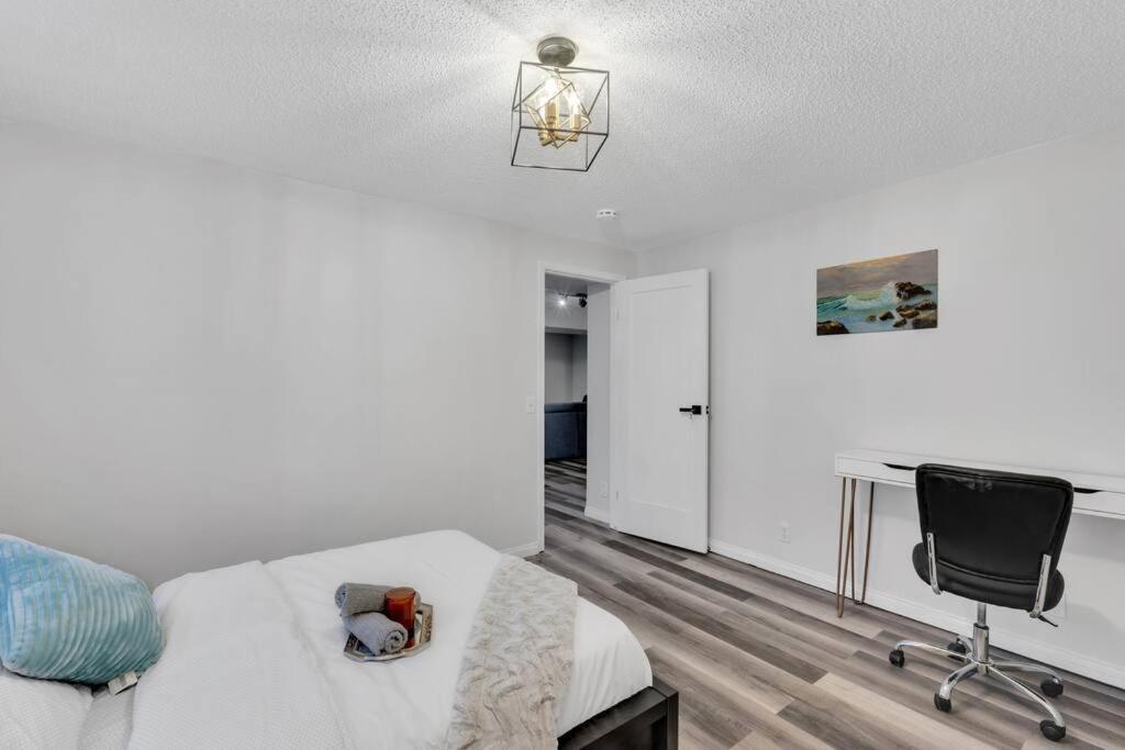 Modernoasis With Ac&Movieroom Close To Downtown15' Banff 60' Calgary Exterior photo