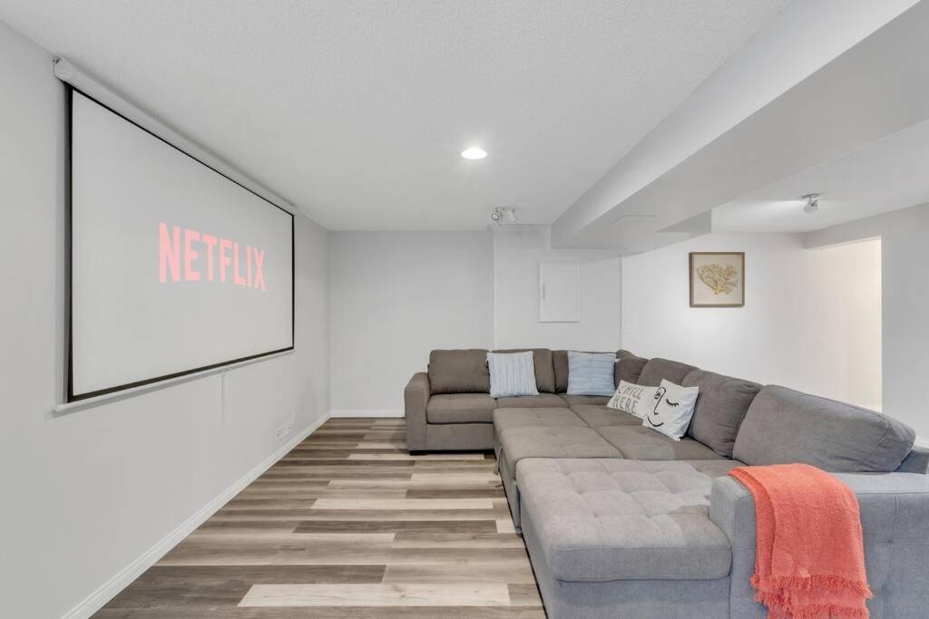 Modernoasis With Ac&Movieroom Close To Downtown15' Banff 60' Calgary Exterior photo